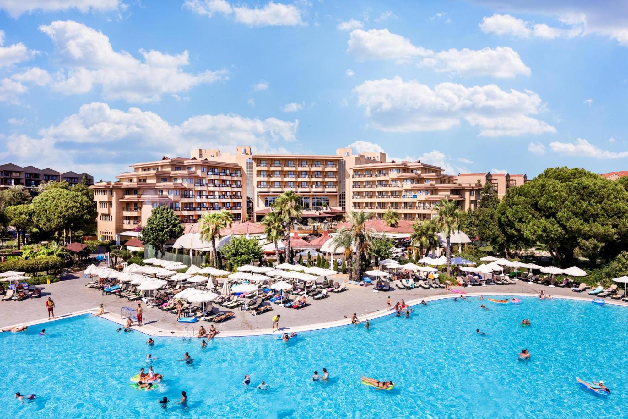 아쿠아월드 베렉 호텔 안탈리아 외부 사진 The resort's main building